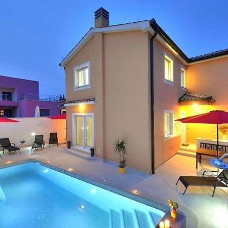 Villa With Private Pool In Village Jadreski Pula Exterior photo