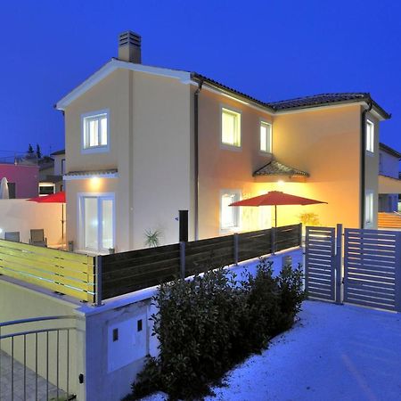 Villa With Private Pool In Village Jadreski Pula Exterior photo