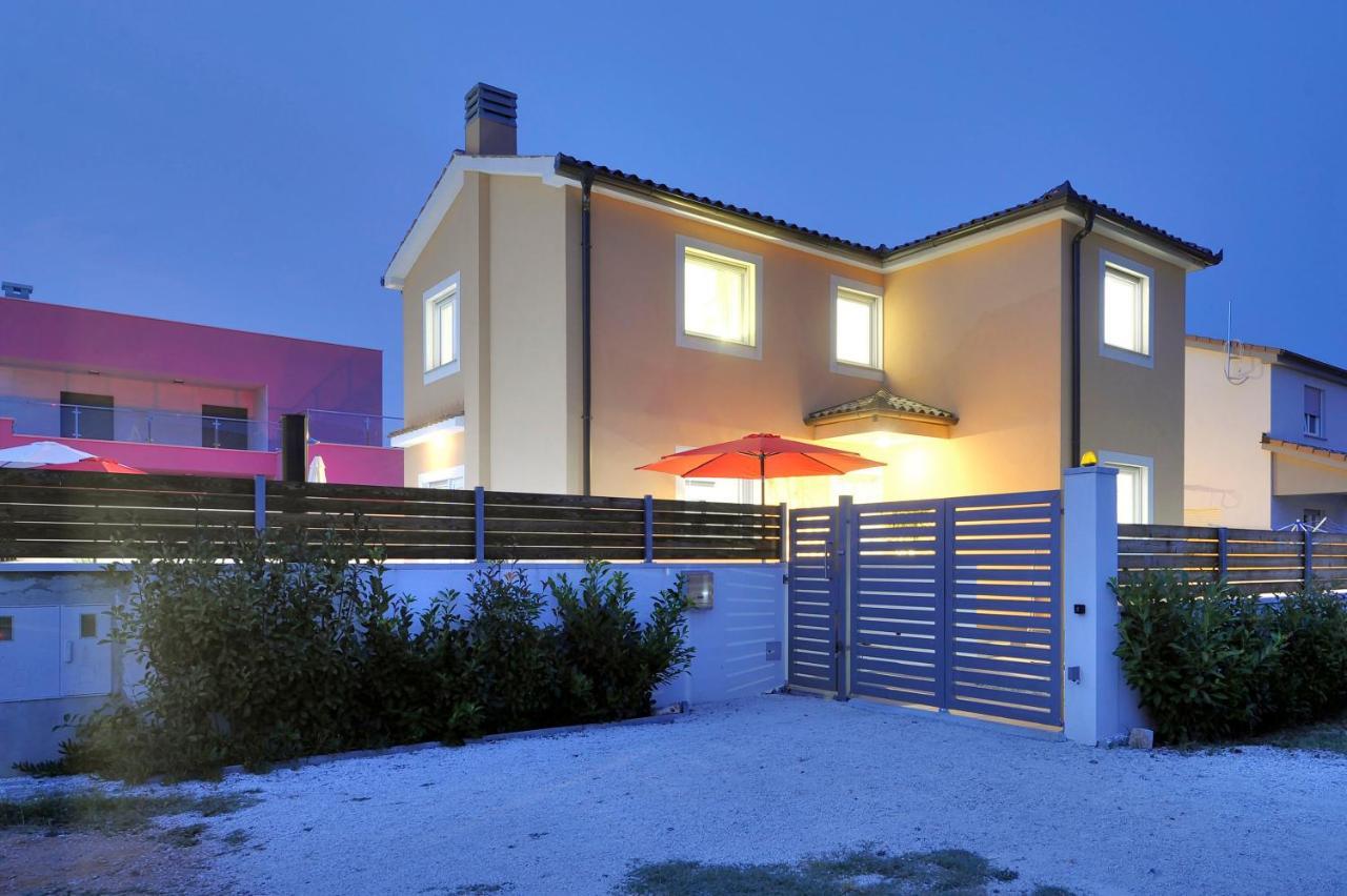 Villa With Private Pool In Village Jadreski Pula Exterior photo