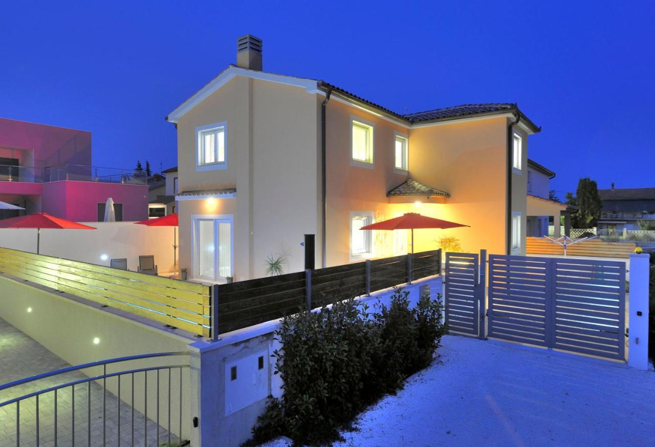 Villa With Private Pool In Village Jadreski Pula Exterior photo