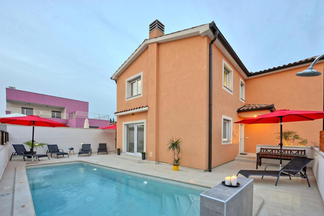 Villa With Private Pool In Village Jadreski Pula Exterior photo