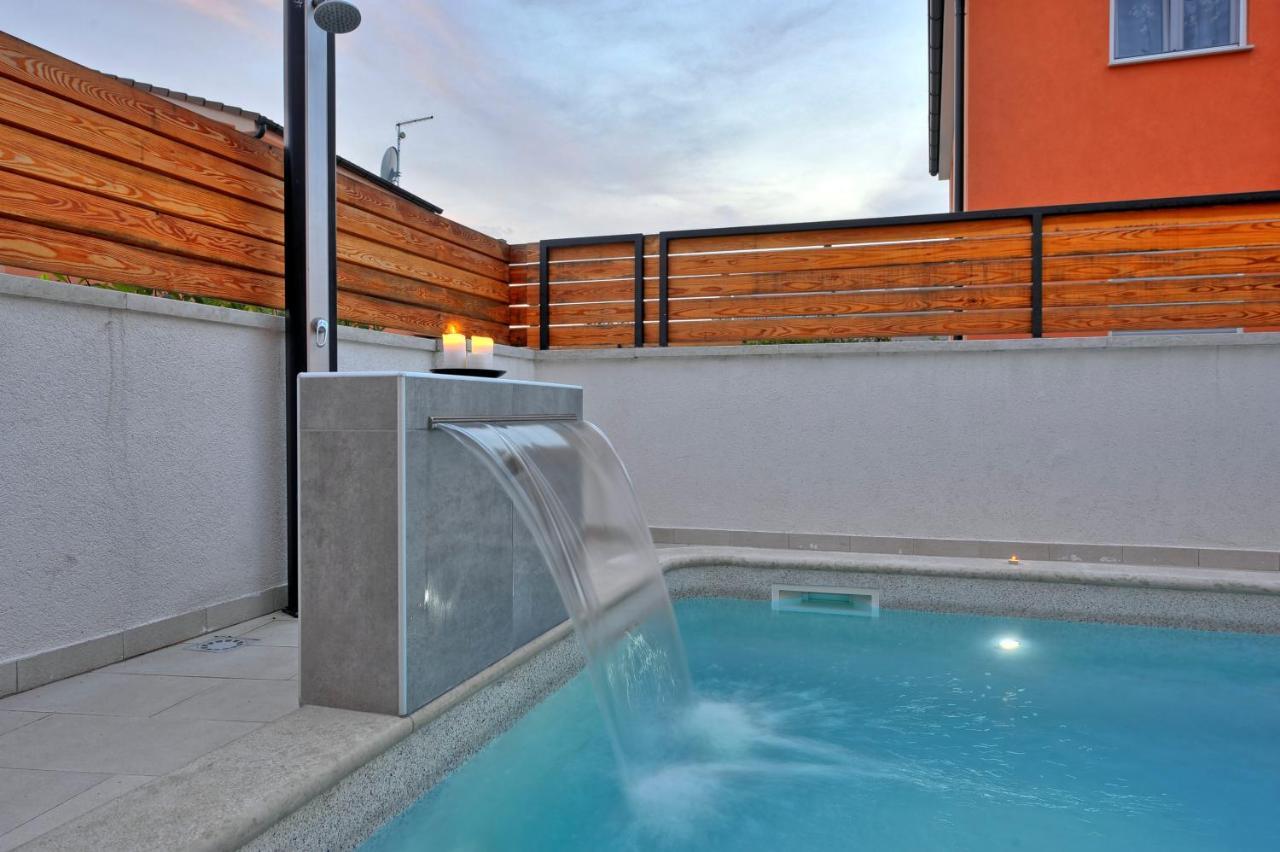 Villa With Private Pool In Village Jadreski Pula Exterior photo