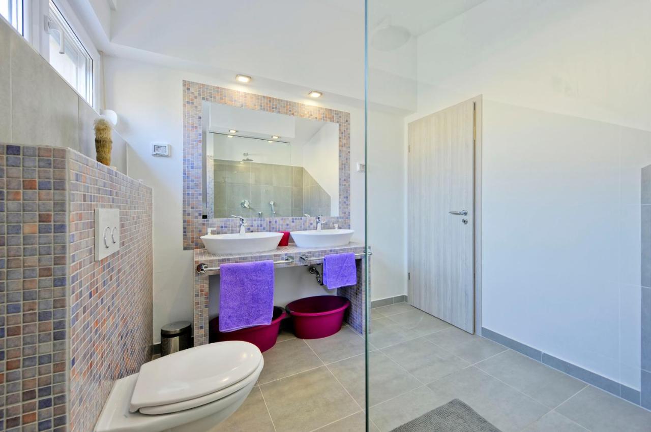 Villa With Private Pool In Village Jadreski Pula Exterior photo